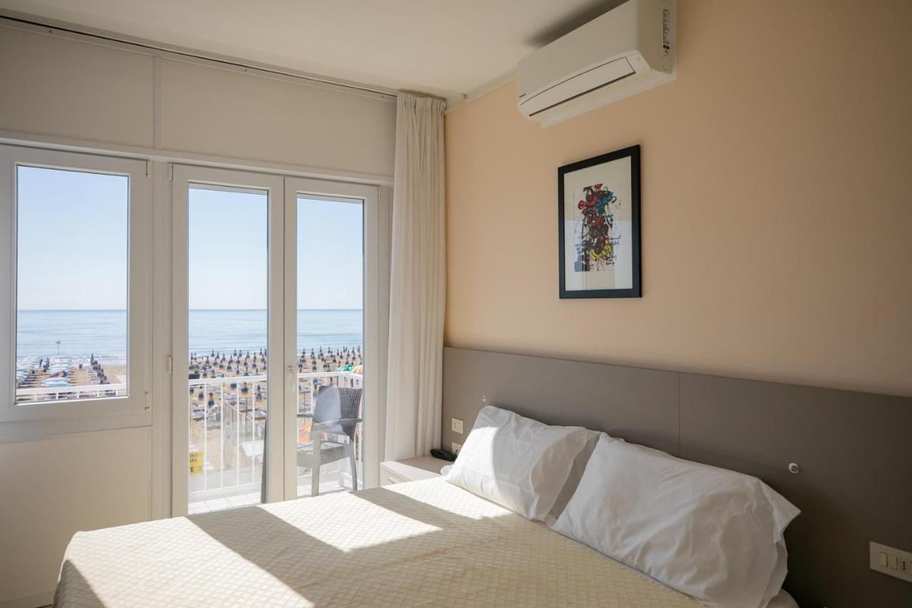 Hotel Boston 3 Stelle Superior Frontemare Lido di Jesolo Luaran gambar