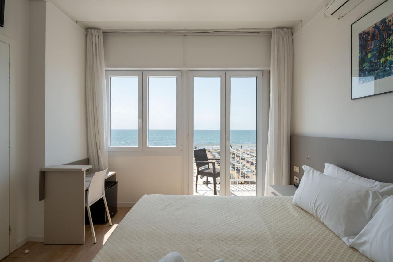 Hotel Boston 3 Stelle Superior Frontemare Lido di Jesolo Luaran gambar