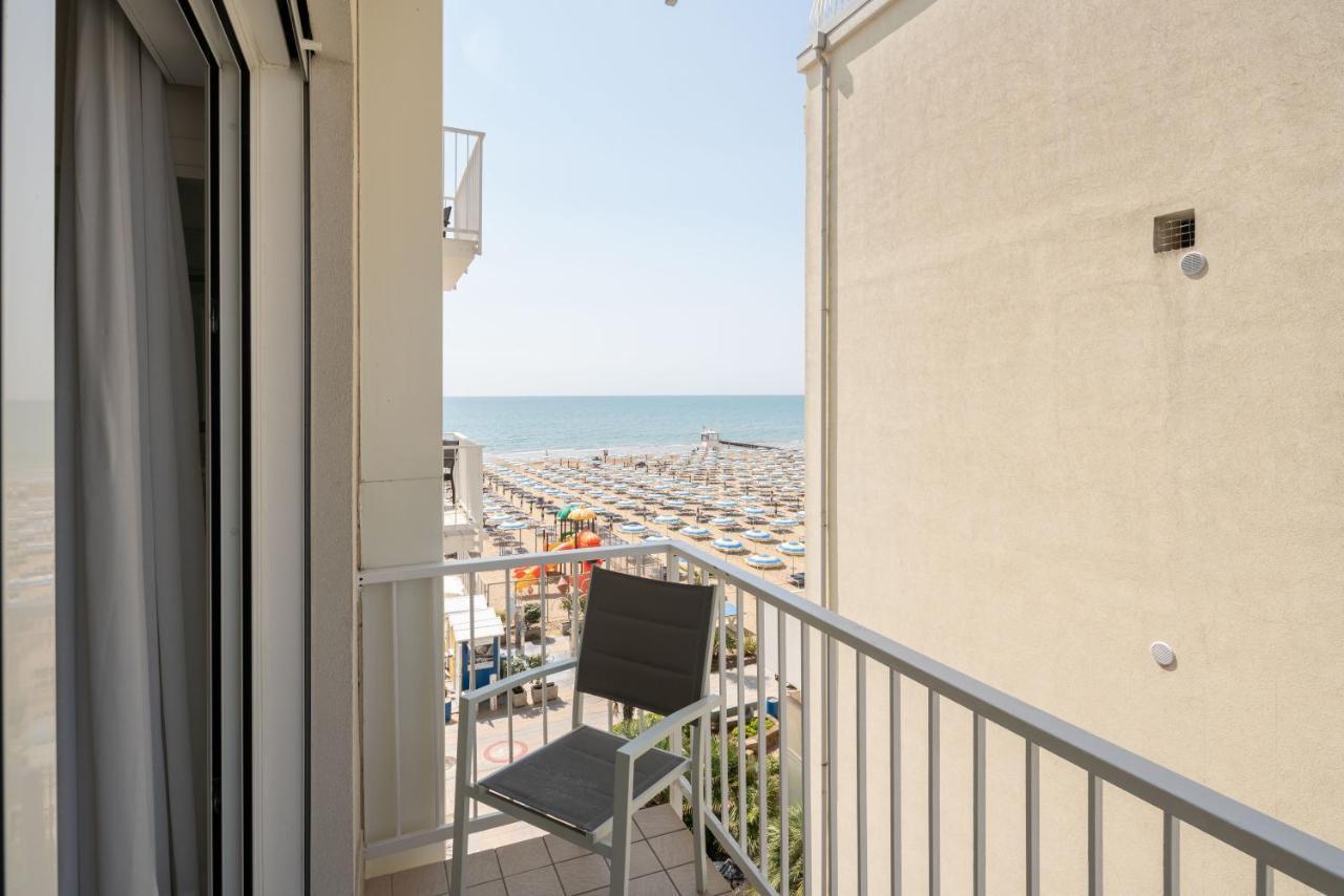 Hotel Boston 3 Stelle Superior Frontemare Lido di Jesolo Luaran gambar