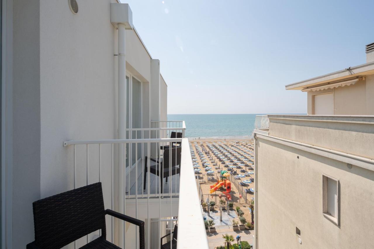 Hotel Boston 3 Stelle Superior Frontemare Lido di Jesolo Luaran gambar