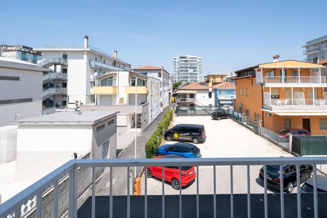 Hotel Boston 3 Stelle Superior Frontemare Lido di Jesolo Luaran gambar