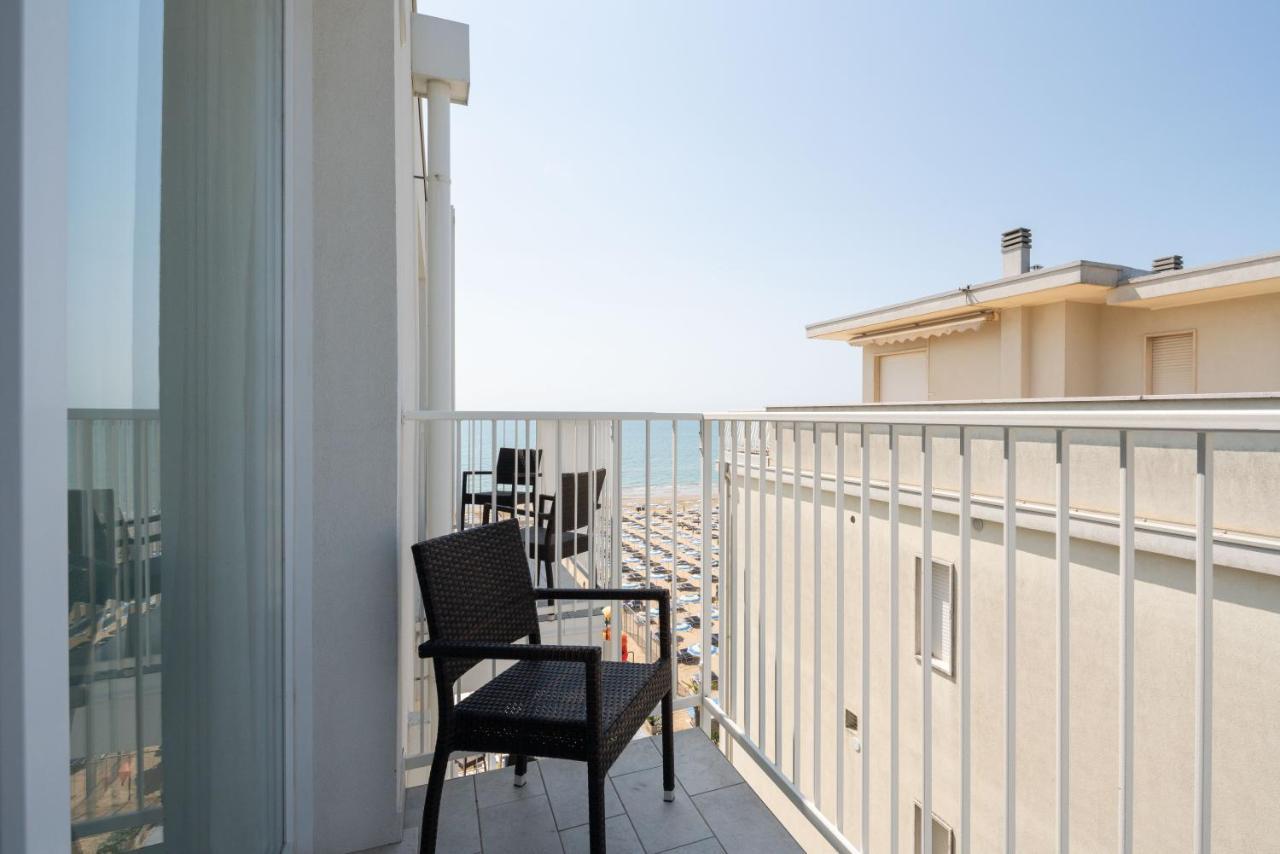 Hotel Boston 3 Stelle Superior Frontemare Lido di Jesolo Luaran gambar
