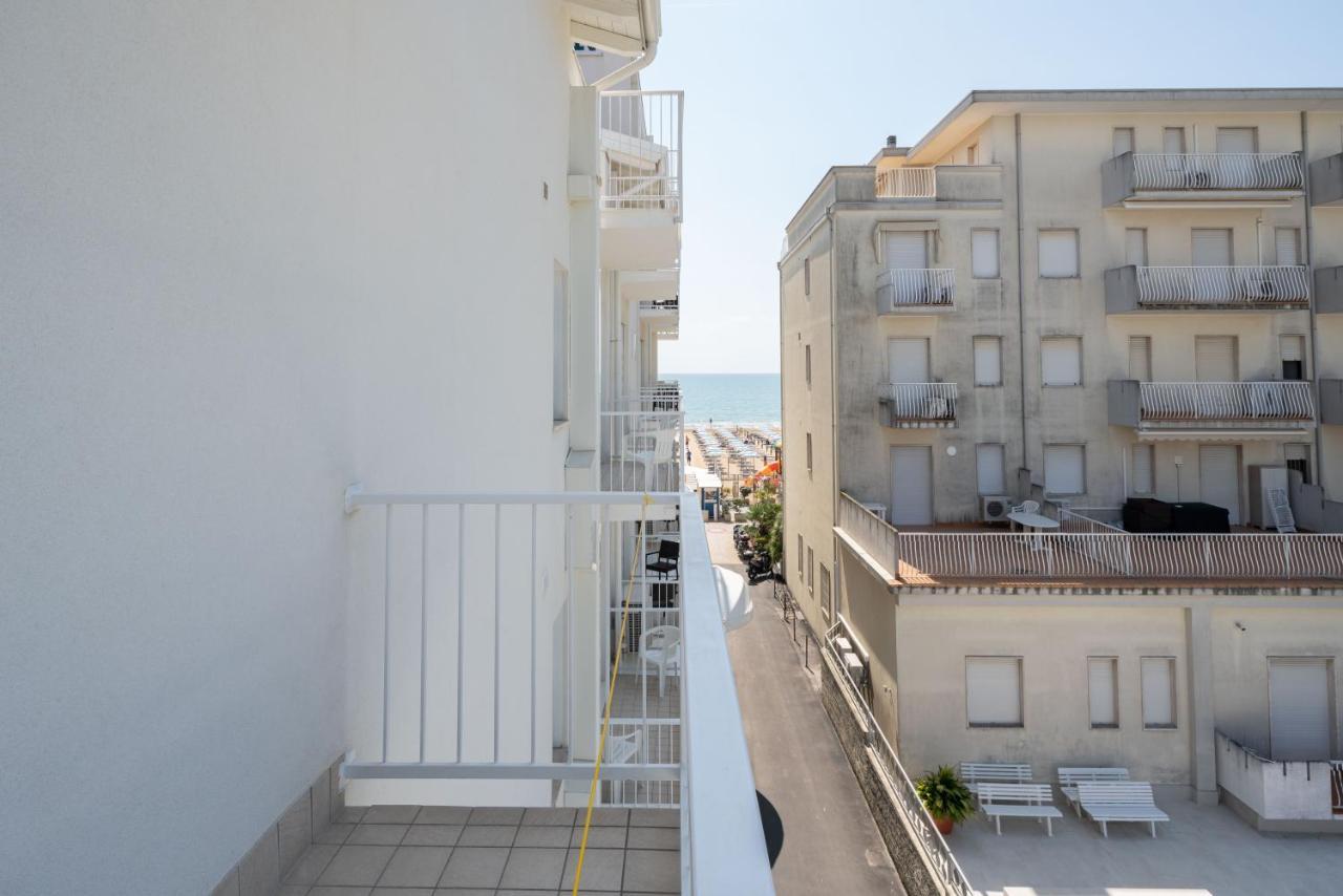 Hotel Boston 3 Stelle Superior Frontemare Lido di Jesolo Luaran gambar