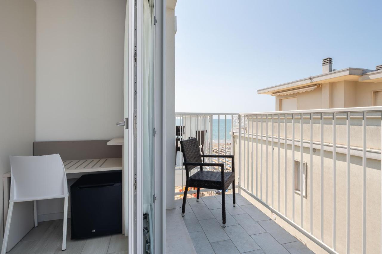 Hotel Boston 3 Stelle Superior Frontemare Lido di Jesolo Luaran gambar