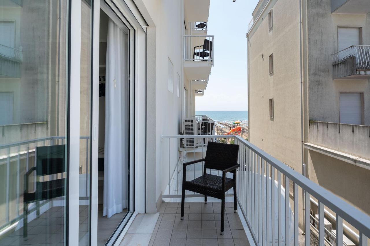 Hotel Boston 3 Stelle Superior Frontemare Lido di Jesolo Luaran gambar